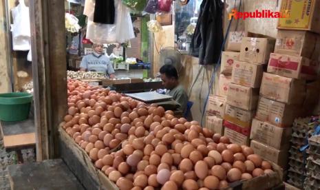 Pedagang telur di pasar Lenteng Agung, Jakarta Selatan.