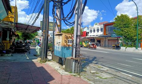 Pedestrian di Jalan Ahmad Dahlan Yogyakarta.