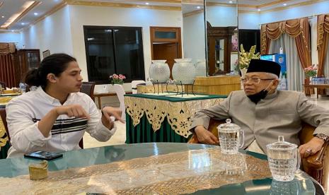 Pegiat Komunitas Akar Tuli Ahmad Fathi Khalidi berharap orang yang memiliki disfungsi fisik mendapat pelayanan yang sama dari negara dan dapat menjalani kehidupan sebagaimana warga negara biasa.