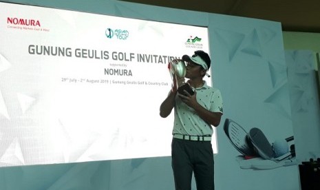 Pegolf Jepang Naoki Sekito