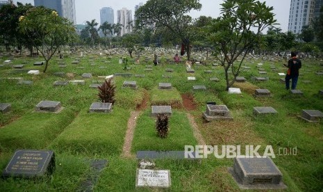 Tempat Pemakaman Umum (TPU) di Jakarta. 