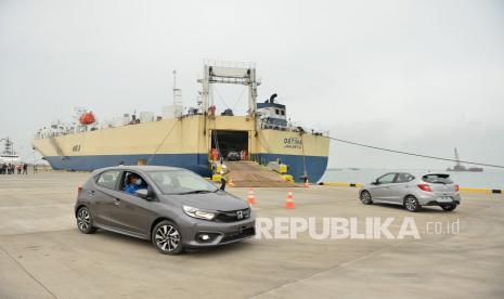 Kementerian Pekerjaan Umum dan Perumahan Rakyat (PUPR) menawarkan pembangunn proyek Jalan Tol Akses Patimban dan Jembatan Batam Bintan dengan skema kerja sama pemerintah dengan badan usaha (KPBU).