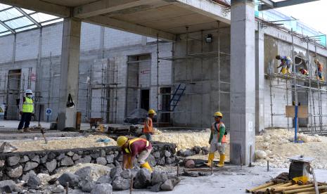 Pembangunan Bandara Singkawang, Provinsi Kalimantan Barat tengah dikebut. Ditargetkan, bandara sudah bisa dioperasionalkan dan diresmikan Presiden Joko Widodo di akhir tahun 2024.