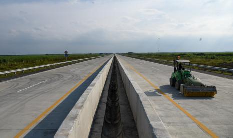 Tol Binjai-Stabat (ilustrasi). Hutama Karya menyebutkan bahwa Jalan Tol Binjai-Stabat yang merupakan bagian dari jalan Trans Sumatera (JTTS) Ruas Binjai-Langsa Seksi 1 itu akan segera dikenakan tarif berbayar bagi pengguna yang melintasinya.