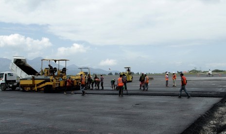 Apron Bandara atau tempat parkir pesawat di Bandara. (Ilustrasi).