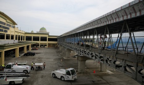 Bandara Sultan Iskandar Muda (SIM) di Aceh Besar, Aceh.