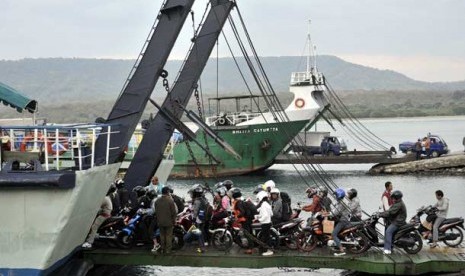  Pelabuhan Gilimanuk, Bali.