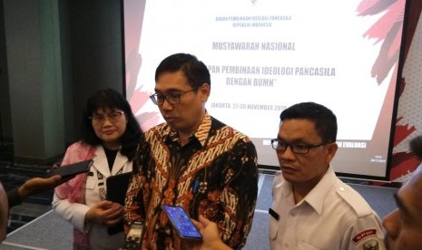 Pelaksana Tugas (Plt) Kepala BPIP, Hariyono didampingi Deputi Pengendalian dan Evaluasi BPIP, Rima Agristina di Jakarta, Kamis (28/11). 