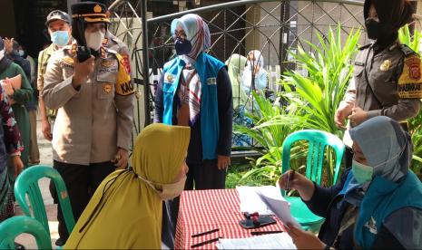 Pelaksanaaan akselerasi vaksinasi Covid-19 bagi kalangan lanjut usia (lansia) di Kota Sukabumi tetap mempromosikan protokol kesehatan (prokes). Upaya tersebut dilakukan dalam rangka pencegahan penyebaran Covid-19 dan tercapainya target vaksinasi.