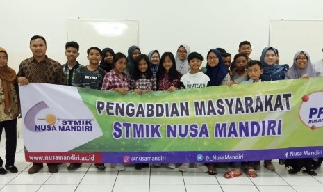 Pelaksanaan pengabdian masyarakat oleh dosen-dosen STMIK Nusa Mandiri yang berlangsung di berlangsung di kampus STMIK Nusa Mandiri, Jl Damai No. 8, Ragunan, Pasar Minggu, Jakarta Selatan. Sabtu (2/11).