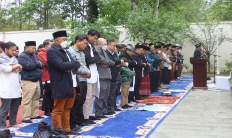 Pelaksanaan Sholat Idul Fitri 2023 di KBRI Beijing.