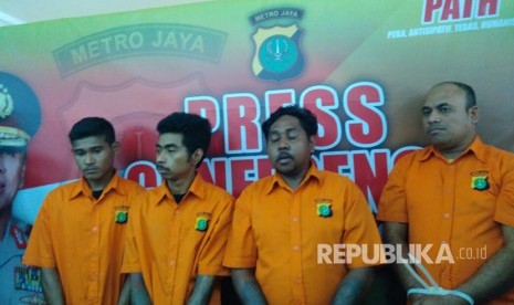 Pelaku pengeroyokan Hermansyah: Erick Birahy, Richard Patipelu, Laurens Paliyama (pembacok) dan Edwin Hitipeuw. Kamis (13/7).