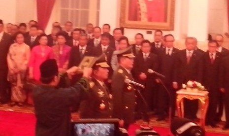 Pelantikan Panglima TNI Jenderal Moeldoko dan KASAD Letjen Budiman di Istana Negara, Jakarta, Jumat (30/8).