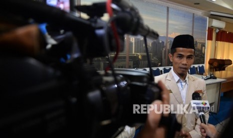 Pelapor sekaligus saksi Pedri Kasman didampingi tim pengacara memberikan keterangan kepada wartawan di kantor PP Muhammadiyah, Jumat (13/1)