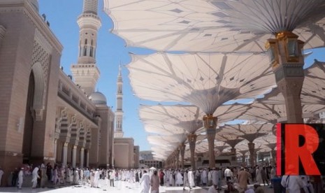 Pelataran Masjid Nabawi di Madinah, Saudi Arabia