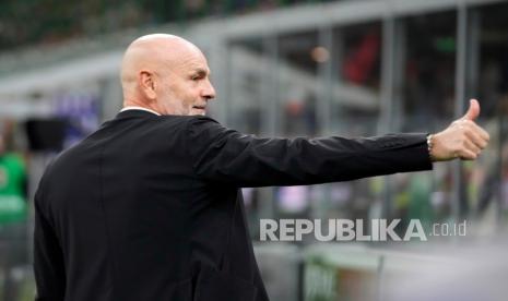 Pelatih  AC Milan Stefano Pioli.