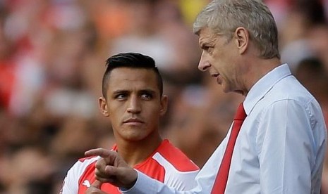 Pelatih Arsene Wenger dan Alexis Sanchez.