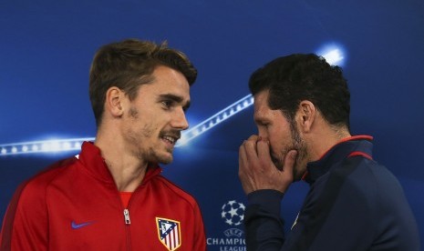 Pelatih Atletico Madrid, Diego Simeone (kanan) dan striker Antoine Griezmann.