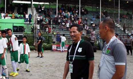 Pelatih baru PSMS Medan Djadjang Nurdjaman atau akrab disapa Djanur tiba di Stadion Teladan Medan, Sumatera Utara, Senin (25/9). 