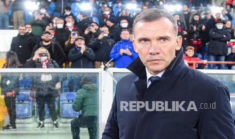 Pelatih Genoa Andriy Shevchenko sebelum pertandingan sepak bola Serie A Italia Genoa CFC vs AS Roma di stadion Luigi Ferraris di Genoa, Italia, Senin (22/11) dini hari WIB.