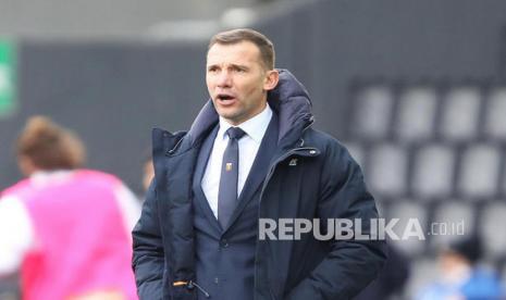 Pelatih Genoa Andriy Shevchenko 