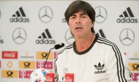   Pelatih Jerman Joachim Loew 