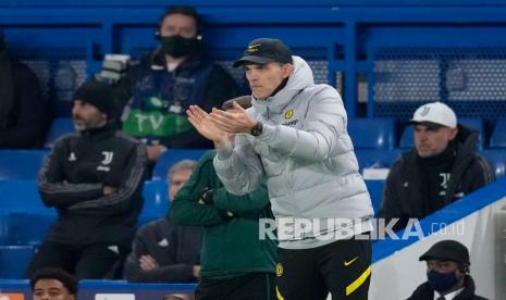  Pelatih kepala Chelsea Thomas Tuchel memberi isyarat saat pertandingan sepak bola grup H Liga Champions antara Chelsea dan Juventus di stadion Stamford Bridge di London, Rabu (24/11) dini hari WIB.