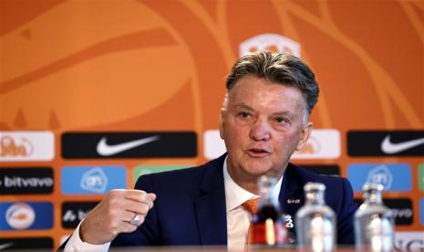 Pelatih timnas Belanda, Louis Van Gaal.