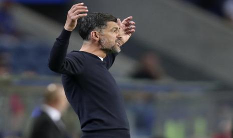 Pelatih kepala Porto Sergio Conceicao. Sergio Conceicao mengeklaim timnya tidak boleh memandang remeh laga melawan Atletico Madrid pada matchday pamungkas alias terakhir Grup B Liga Champions 2022/2023 di Estadio do Dragao, Porto, Rabu (2/11) dini hari WIB.