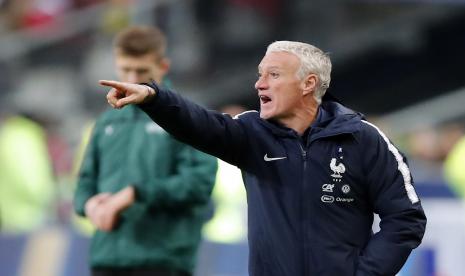 Pelatih kepala Prancis Didier Deschamps. Pelatih tim nasional (timnas) Prancis Didier Deschamps meminta skuadnya mewaspadai para pemain bintang timnas Swiss. Prancis dan Swiss akan berduel di babak 16 Besar Euro 2020 di Arena National, Bucharest, Selasa (29/6) dini hari WIB.