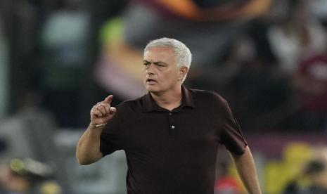 Pelatih AS Roma, Jose Mourinho.