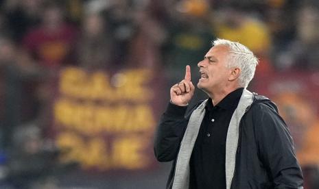 Pelatih AS Roma, Jose Mourinho.