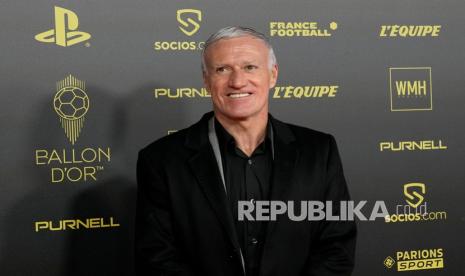 Pelatih kepala tim sepak bola Prancis Didier Deschamps tiba untuk upacara Ballon d