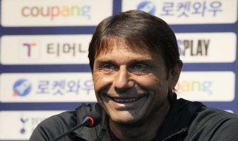 Pelatih Tottenham Hotspur, Antonio Conte.