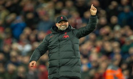 Pelatih Liverpool Jurgen Klopp bergembira setelah timnya menaklukkan Manchester United 7-0 di Anfield dalam lanjutan Liga Primer Inggris, Senin (6/3/2023) dini hari WIB.