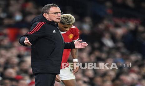 Pelatih Manchester United (MU) Ralf Rangnick dan Marcus Rashford (kanan).