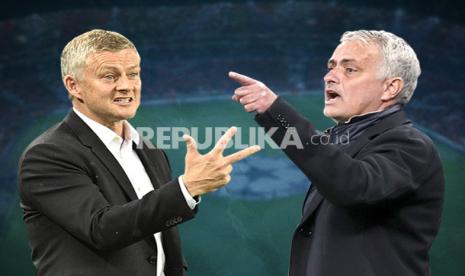 Pelatih Manchester United Ole Gunnar Solskjaer (kiri) dan pelatih Tottenham Hotspur Jose Mourinho akan beradu taktik pada pertandingan Liga Primer Inggris, Ahad (4/10).