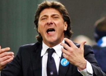 Pelatih Napoli Walter Mazzarri