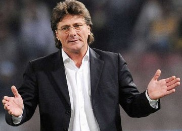 Pelatih Napoli Walter Mazzarri