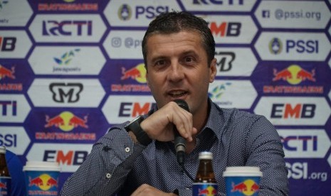 Pelatih Persib, Miljan Radovic. 