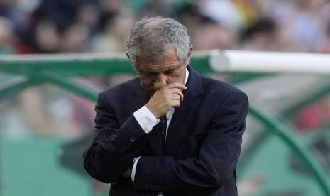 Pelatih Portugal Fernando Santos.