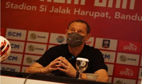 Pelatih PSS Sleman Dejan Antonic