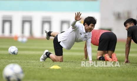 Suasana seleksi pemain timnas U-19 di Stadion Wibawa Mukti, Cikarang, Bekasi, Jawa Barat. Pelatih timnas Indonesia Shin Tae-yong mengkritik kondisi lapangan yang kurang bagus.