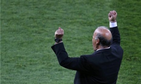 Pelatih timnas Spanyol, Vicente Del Bosque, meluapkan kegembiraannya melihat pemainnya menjebol jala Italia di partai final Piala Eropa 2012.