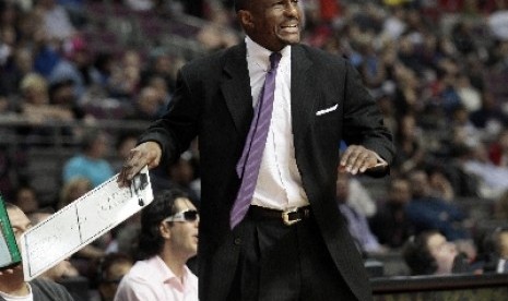 Pelatih Toronto Raptors Dwane Casey