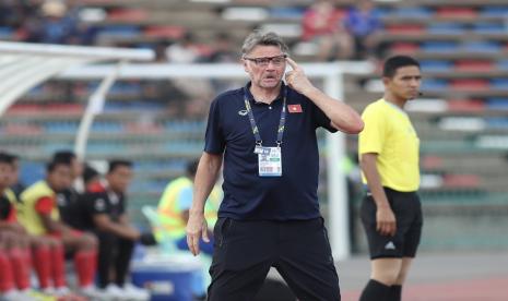 Pelatih Vietnam Philippe Troussier. Vietnam akan jadi lawan Indonesia di Grup F kualifikasi Piala Dunia Zona Asia 2026