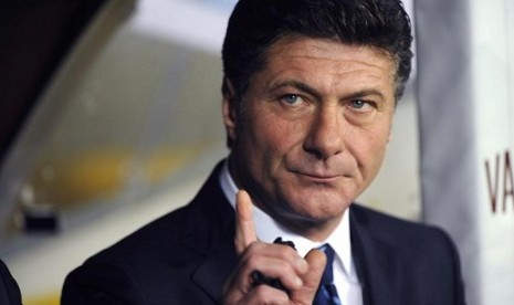 Pelatih Walter Mazzarri.