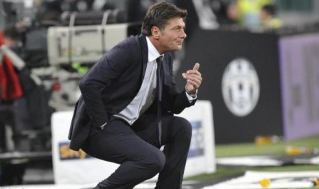 Pelatih Walter Mazzarri.