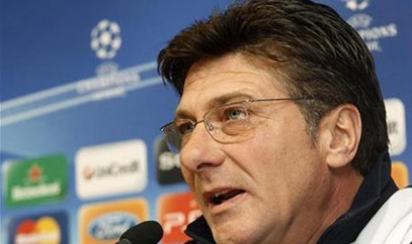 Pelatih Walter Mazzarri.