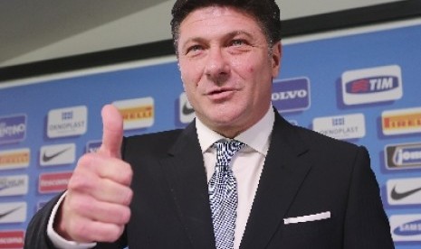 Pelatih Walter Mazzarri.